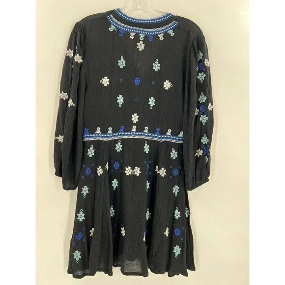 FREE PEOPLE Black Blouse Tunic Embroidered Design A-LINE Boho Style Size Small - Picture 6 of 7